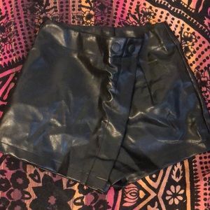 Black mini Skort! XXS Shein